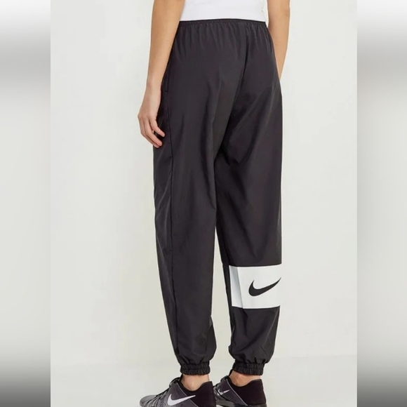 Nike WMNS sz S Sportswear Woven Cuffed Pant jogger Black/ White 921432-010 - Picture 1 of 6